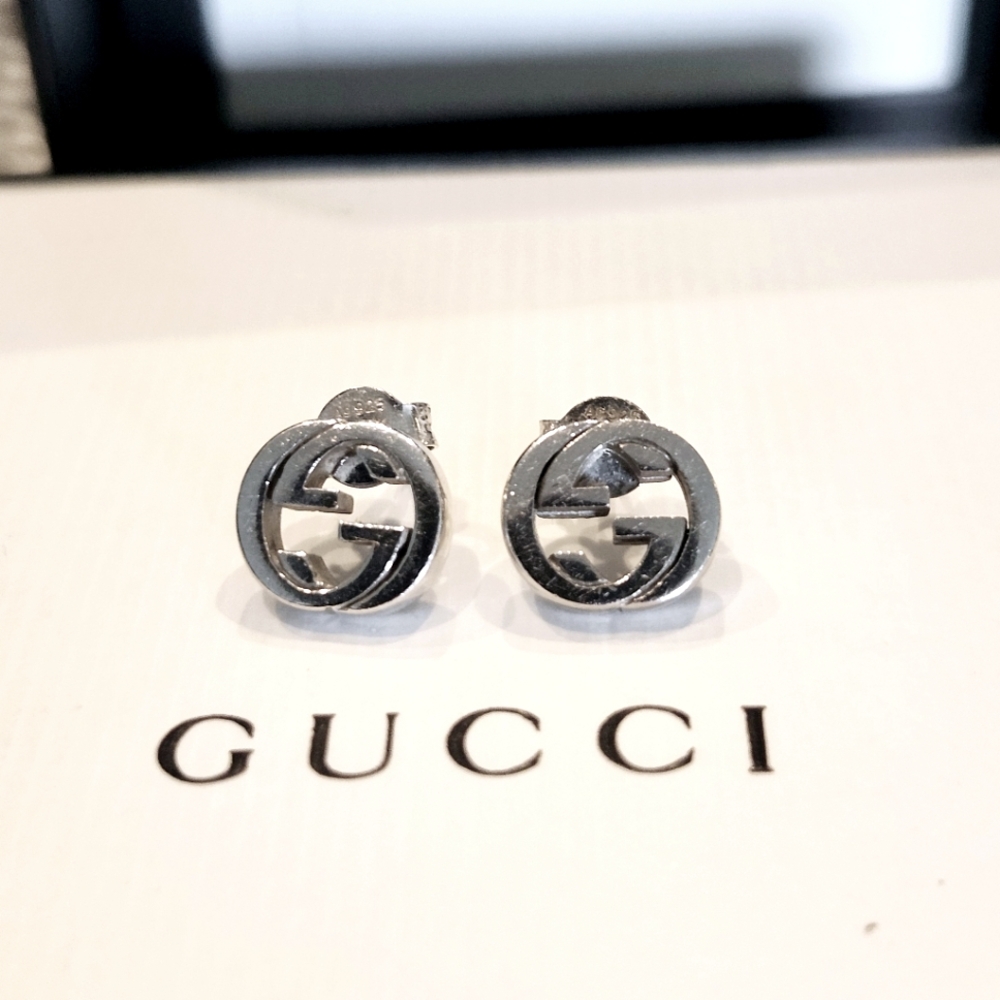 Gucci Sterling Silver Interlocking Stud Earrings - image 8